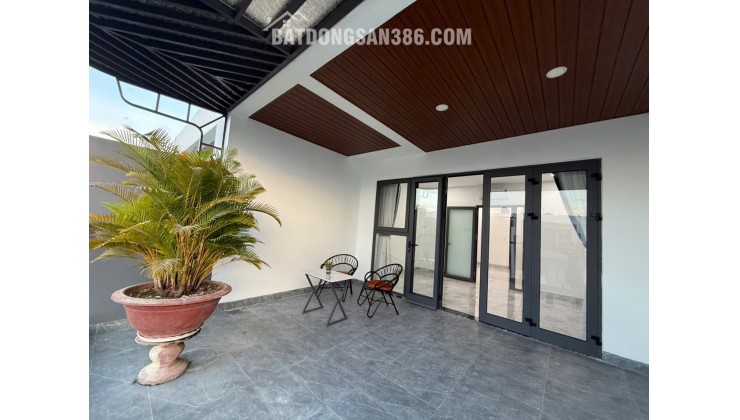 Căn Capella Nha Trang 3 tầng – đang cho thuê 32tr/tháng – gần hồ bơi – giá 9,85 tỷ”